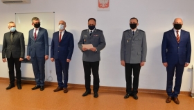  Zmiana na stanowisku...