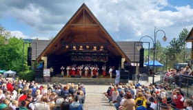  Relacja z obchodów...