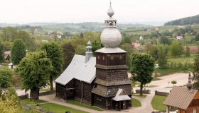  ZABYTKOWY KOŚCIÓŁ...